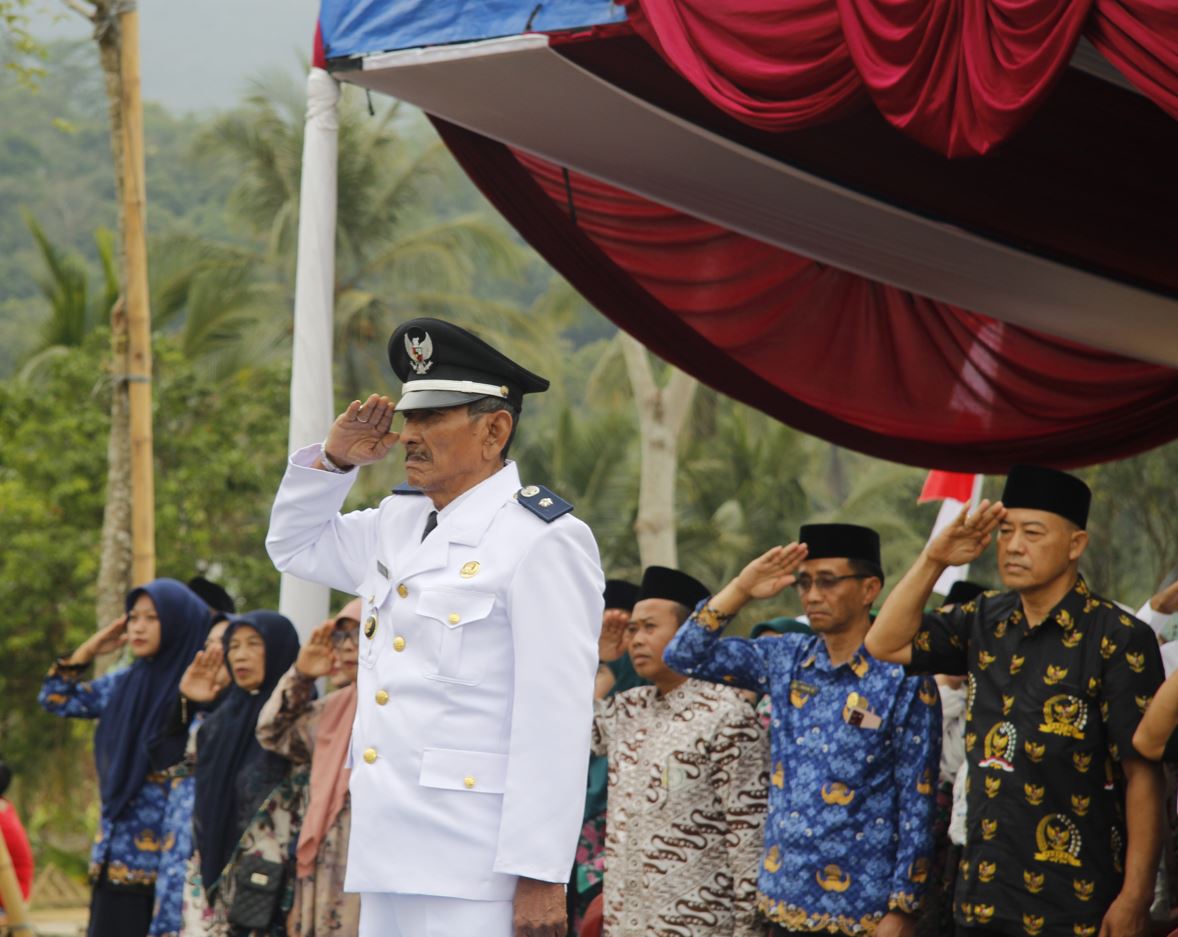 Kepala Desa Sindangmukti Menangis ketika HUT RI KE 78